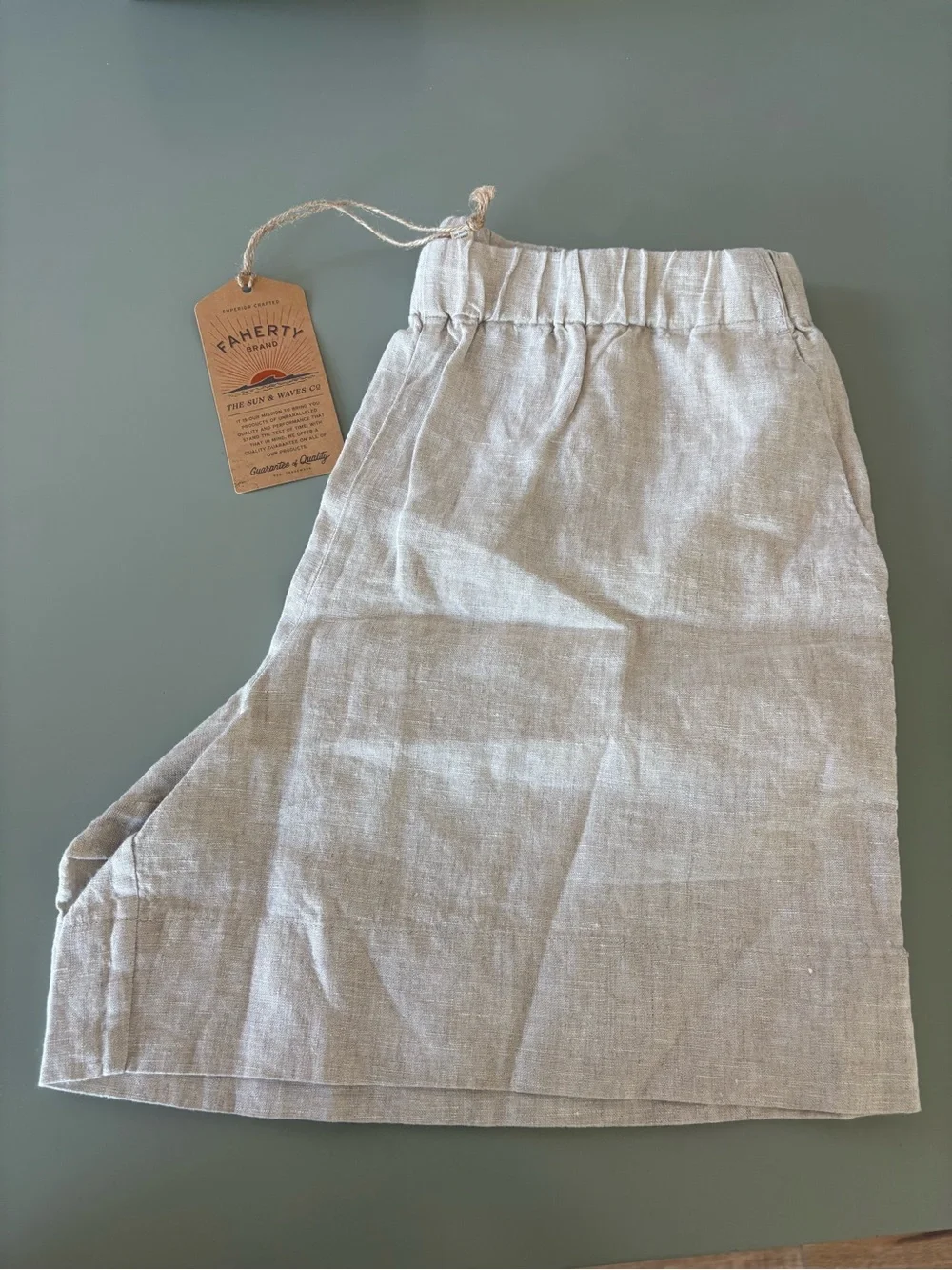 Faherty Laguna Bayview linen shorts - Picture 2 of 6